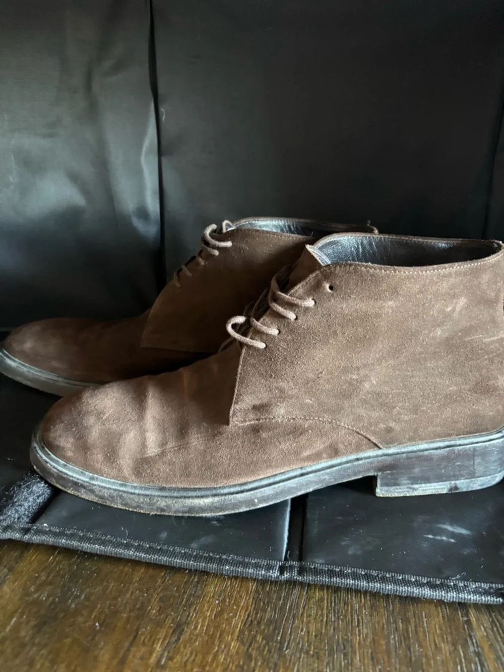 Gucci Men's Brown Suede Chukka Boots - Classic Lace-Up